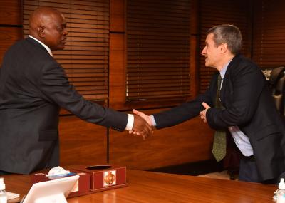 The President of Botswana, His Excellency Dr. Mokgweetsi Eric Keabetswe Masisi and BHP Board Chairman Prof. Roger Shapiro