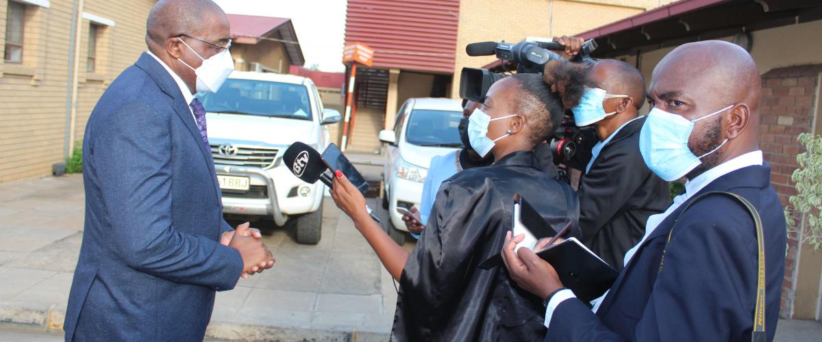 Members of the Media interviewing BHP Laboratory Director, Dr Sikhulile Moyo on the discovery of the Omicron variant of COVID-19